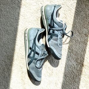 Onitsuka Tiger sneakers men's size 10.5